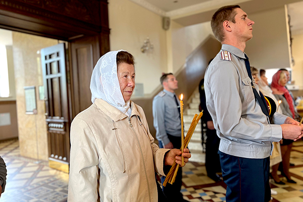 В рамках акции «Вахта Памяти» состоялся молебен по сотрудникам, погибшим при исполнении служебных обязанностей